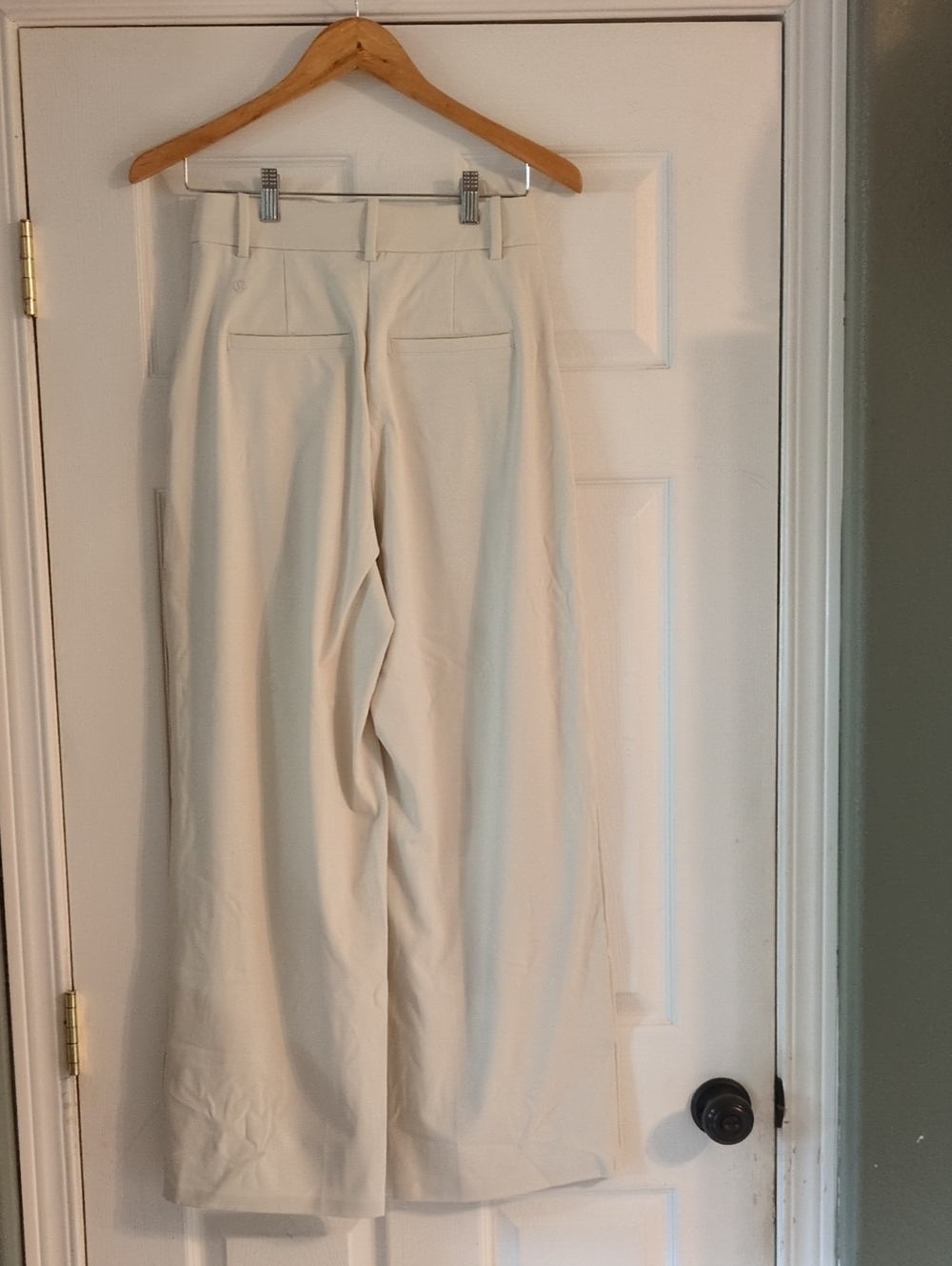 NWOT Lululemon Daydrift Trouser in Light Ivory - Picture 4 of 4